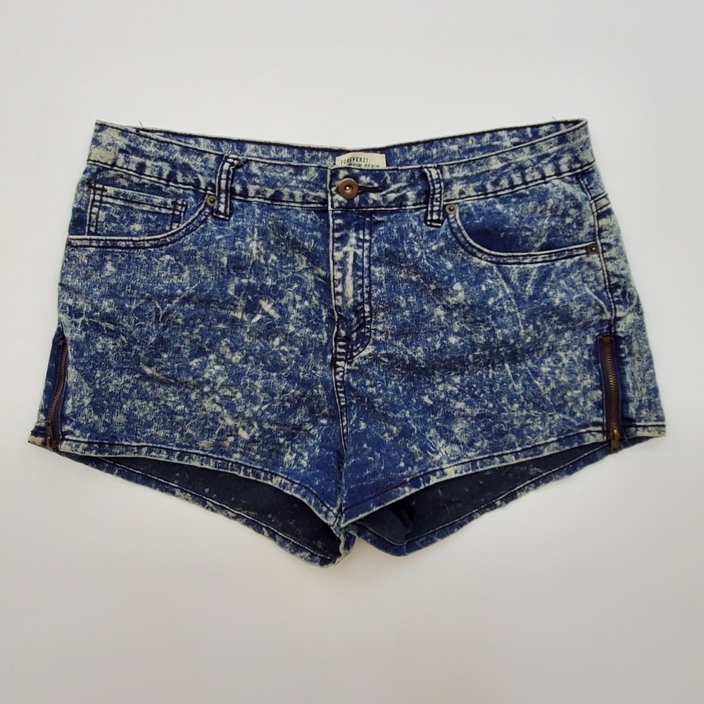 FOREVER 21 Jean Shorts Acid wash Size 31- EUC!
